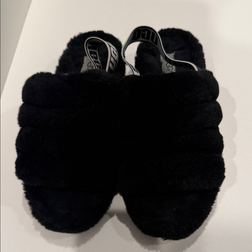 UGG Black Slippers size 8 - Picture 2 of 3